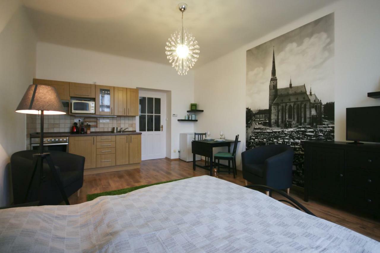 Apartman Mrakodrap Plzeň Eksteriør bilde