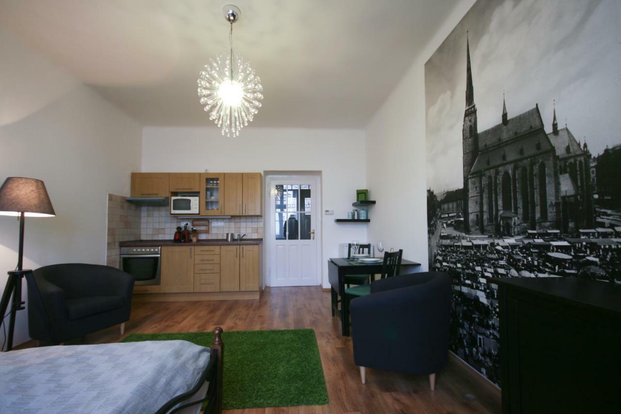 Apartman Mrakodrap Plzeň Eksteriør bilde